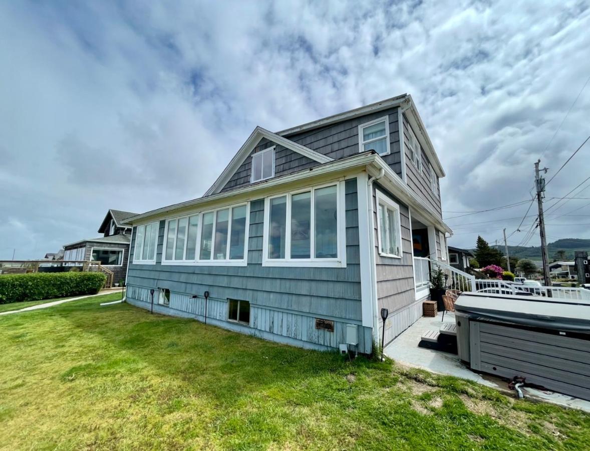 Seaside Beach Front House On The Promenade Villa Exterior photo